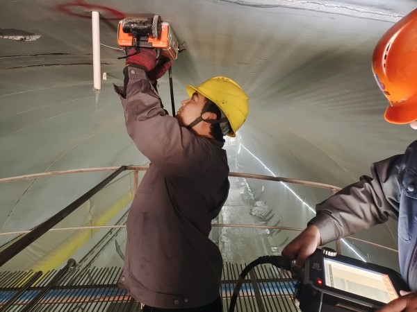 隧道支護（襯砌）背后空洞檢測