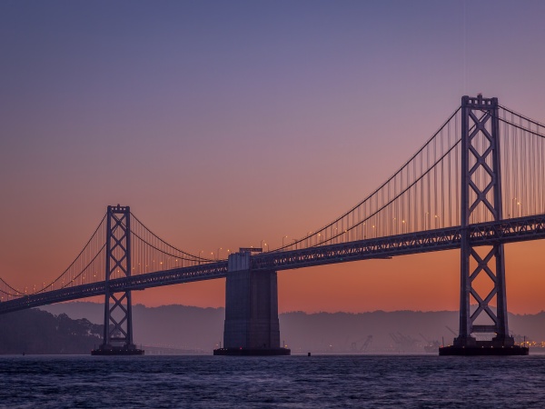 高低塔混合梁斜拉橋檢測